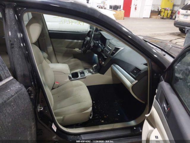 Subaru Outback 2.5i Premium Image 8