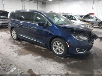  Salvage Chrysler Pacifica