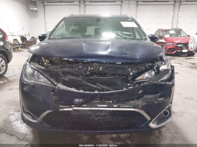 Chrysler Pacifica Touring-l Plus Image 10