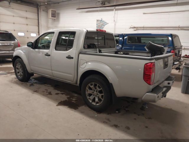 Nissan Frontier Sv 4x4 Image 2