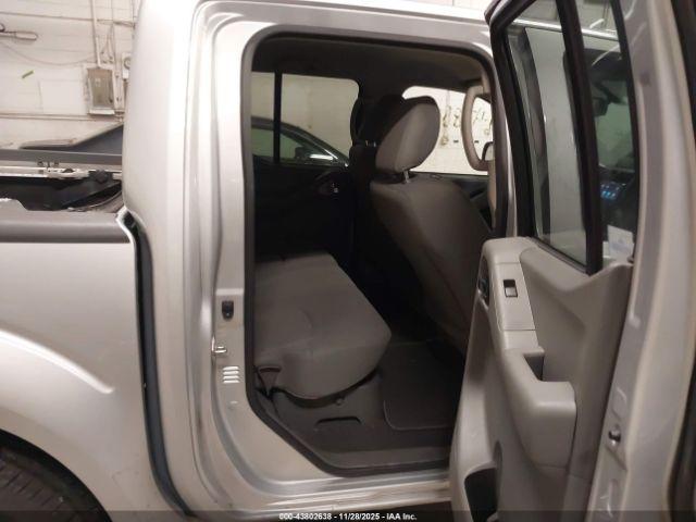 Nissan Frontier Sv 4x4 Image 3