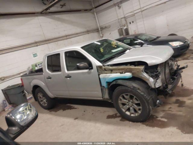 Nissan Frontier Sv 4x4 Image 14