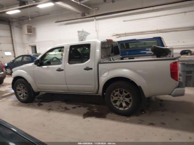 Nissan Frontier Sv 4x4 Image 12